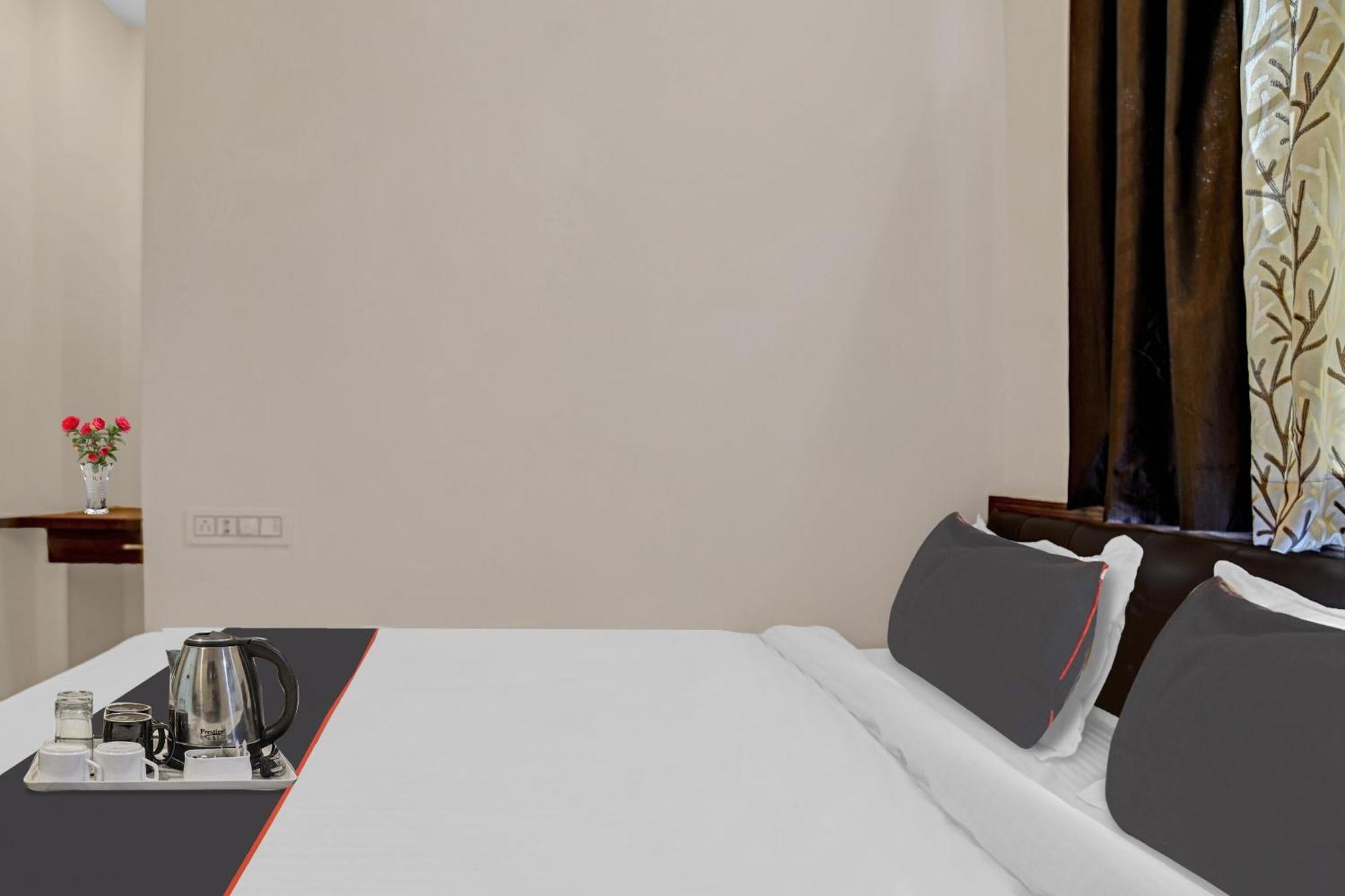 Collection O Riddhi Siddhi Hotell Indore Exteriör bild