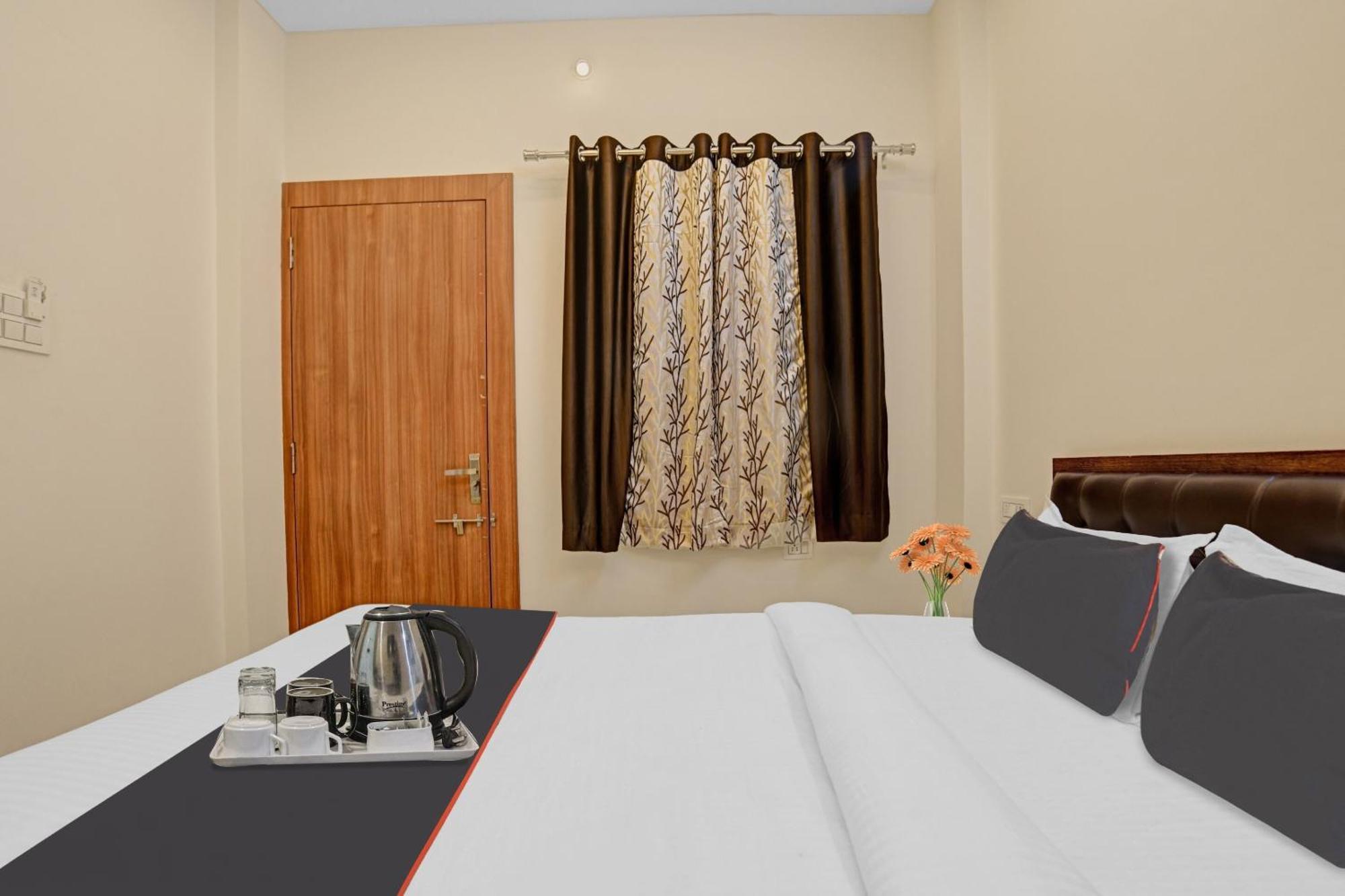 Collection O Riddhi Siddhi Hotell Indore Exteriör bild
