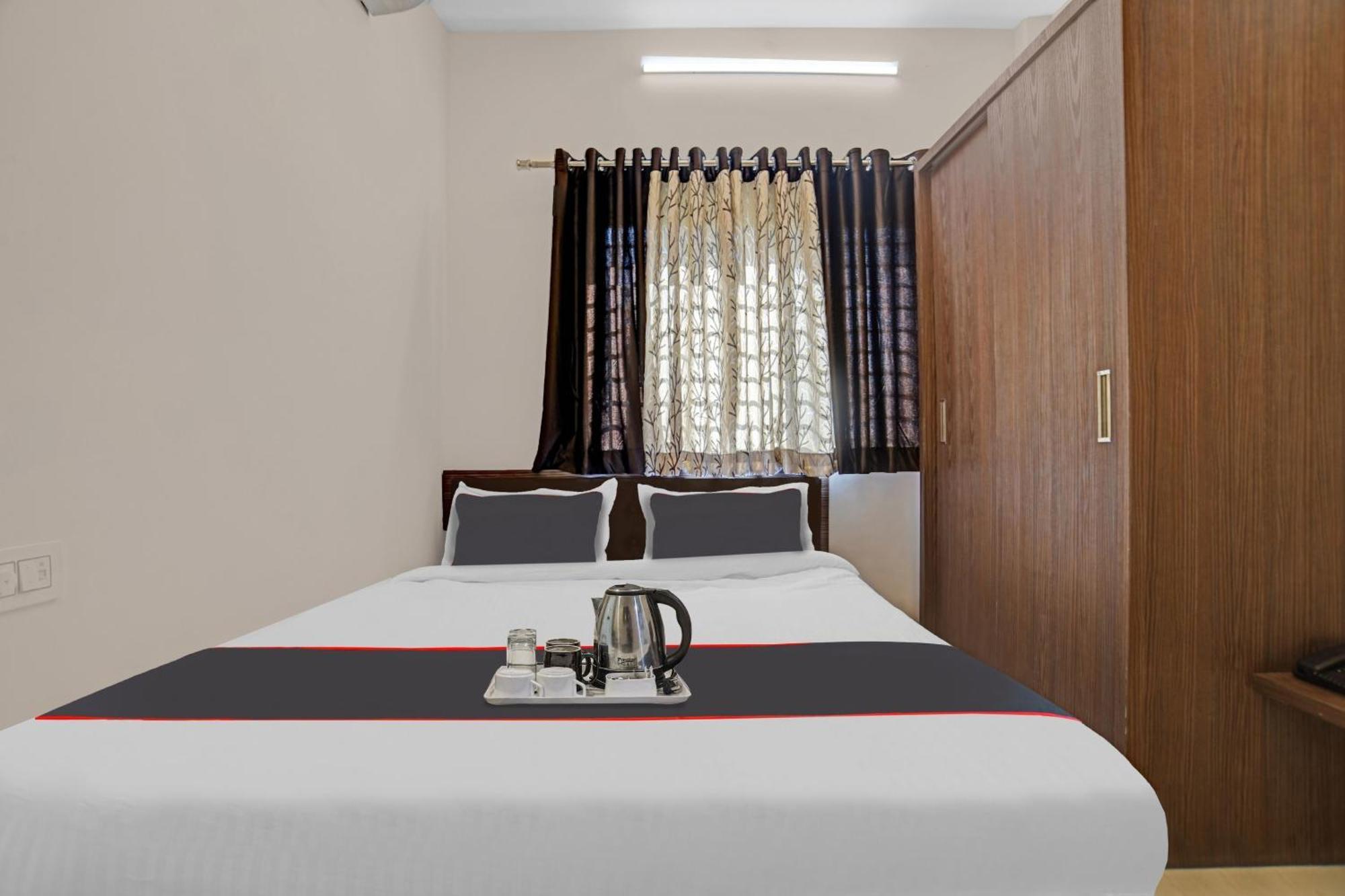 Collection O Riddhi Siddhi Hotell Indore Exteriör bild