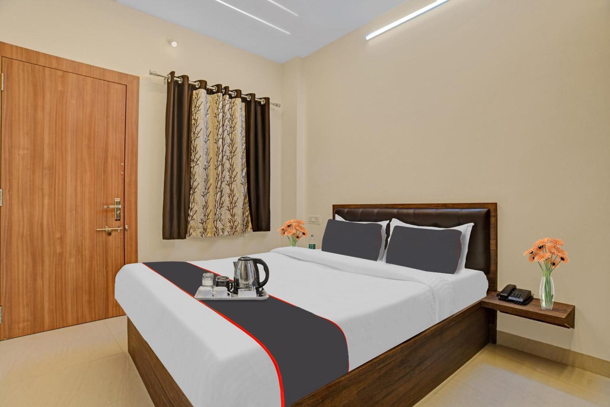 Collection O Riddhi Siddhi Hotell Indore Exteriör bild
