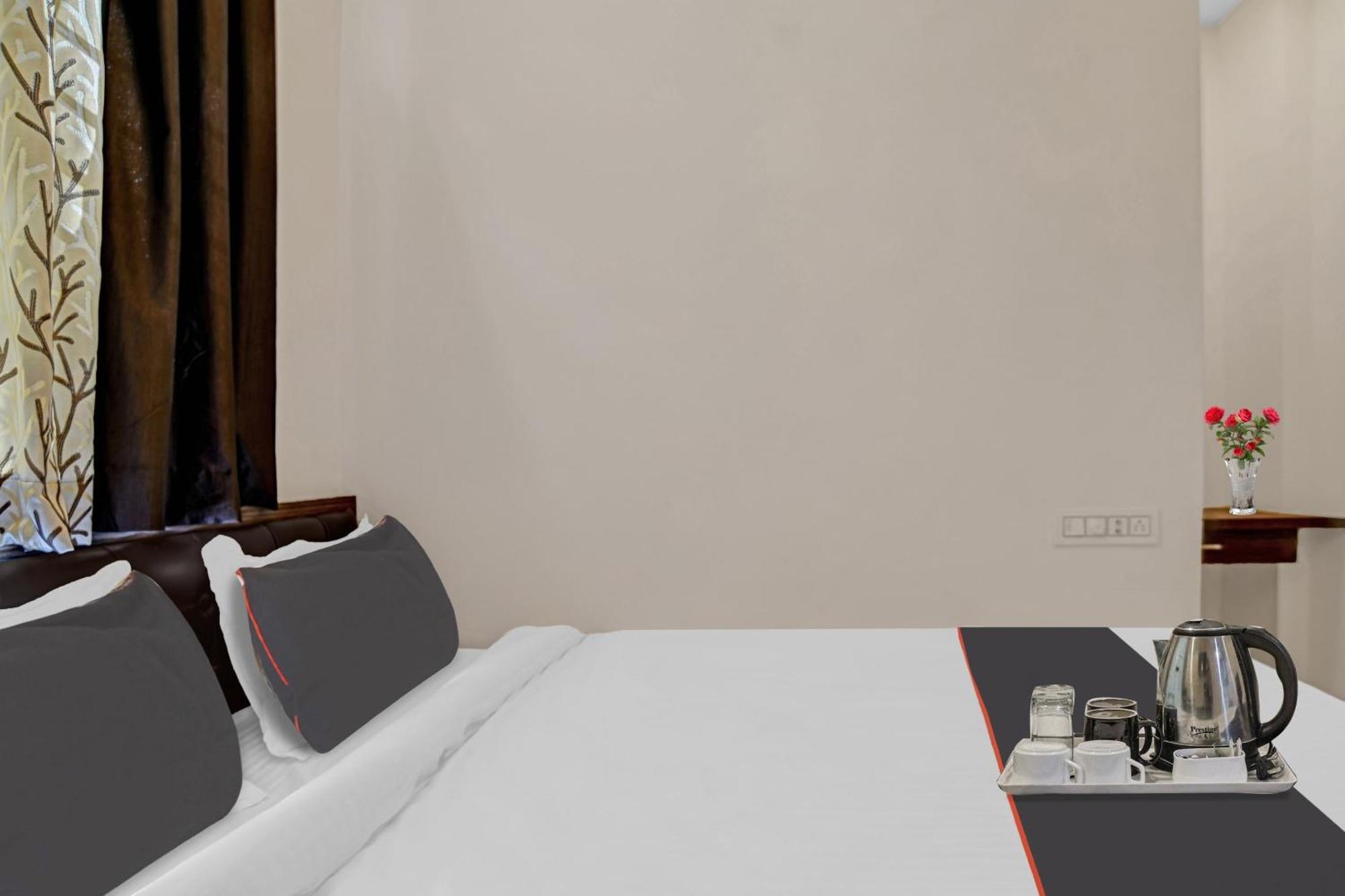 Collection O Riddhi Siddhi Hotell Indore Exteriör bild